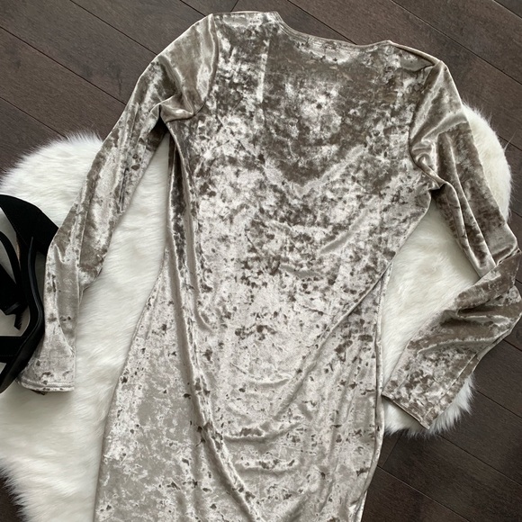 Boohoo Velvet Cocktail Dress - Picture 3 of 4